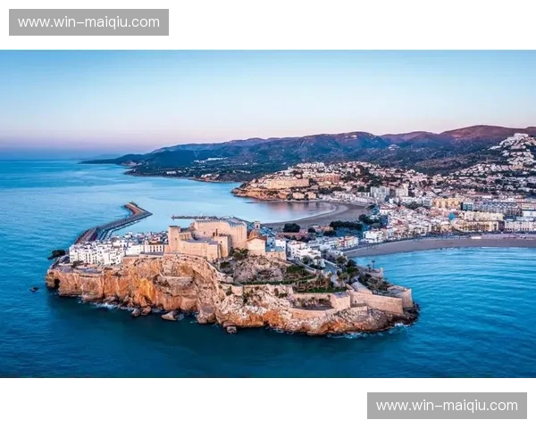 安达卢西亚的阳光与橙花的碰撞：马拉加与巴伦西亚的足球风情画卷